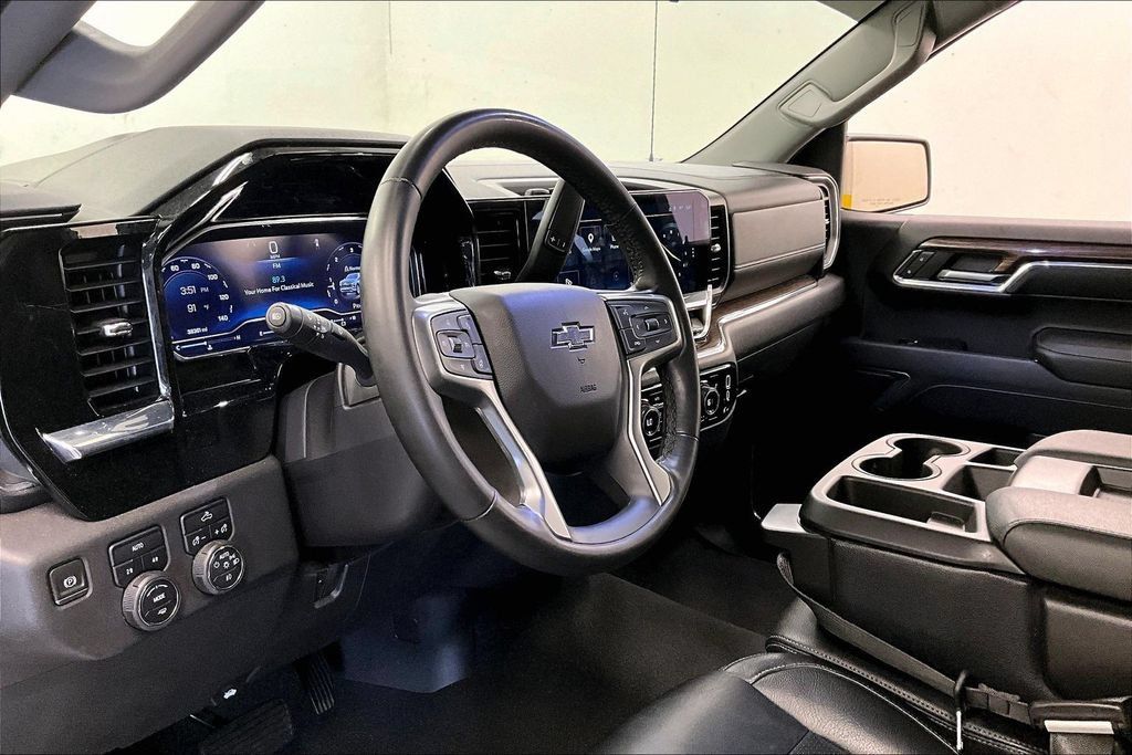 Used 2024 Chevrolet Silverado 1500 RST AWD/4WD image 13