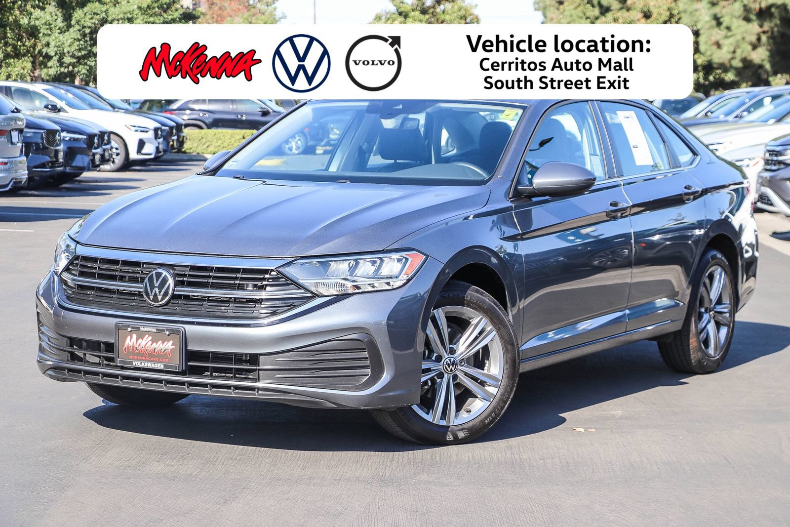 Used 2024 Volkswagen Jetta SE FWD image 1