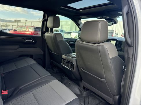 Used 2024 Chevrolet Silverado 1500 ZR2 w/ Technology Package image 15