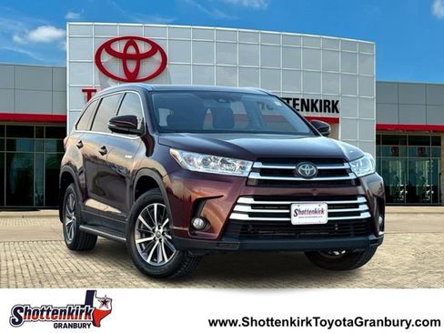 Used 2019 Toyota Highlander XLE image 1