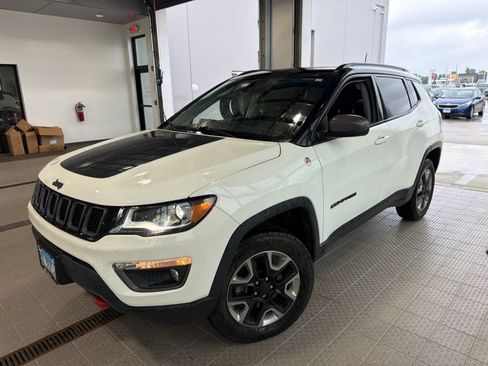 Used 2018 Jeep Compass Trailhawk w/ Leather Interior Group AWD/4WD image 2