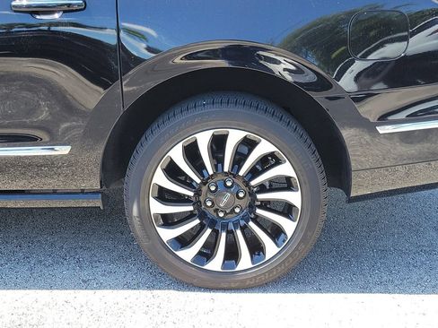 Certified 2023 Lincoln Navigator L Black Label AWD/4WD image 5