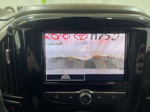 Used 2020 Chevrolet Traverse LT image 27