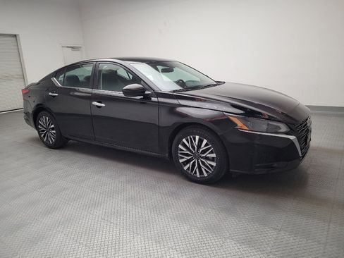 Used 2023 Nissan Altima 2.5 SV image 11