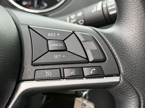 Used 2020 Nissan Rogue S FWD image 15