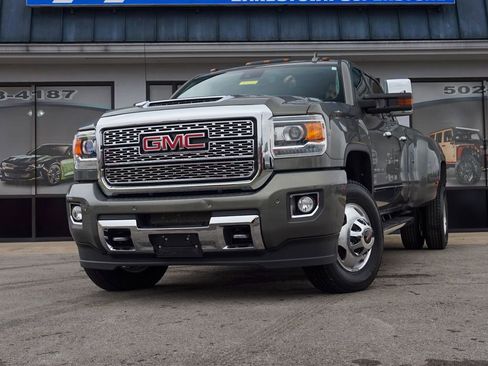 Used 2018 GMC Sierra 3500 Denali w/ Duramax Plus Package image 6