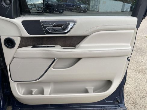 Used 2019 Lincoln Navigator Reserve AWD/4WD image 57