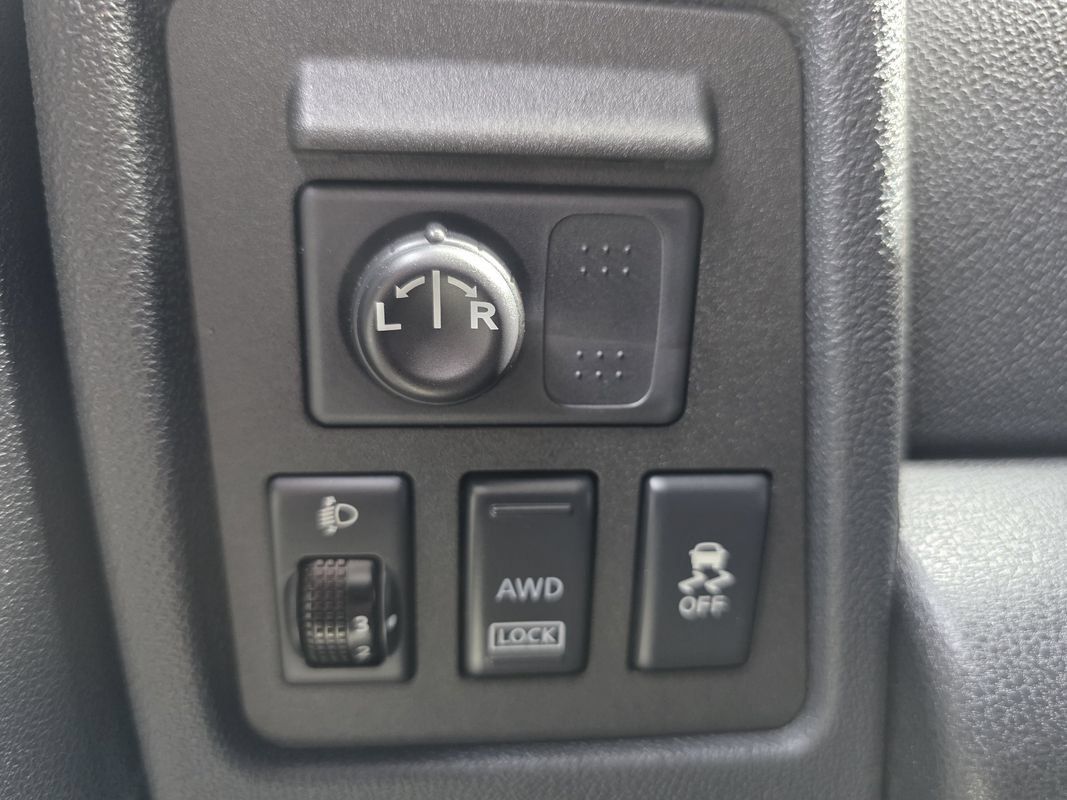 Used 2013 Nissan Rogue SL AWD/4WD image 31