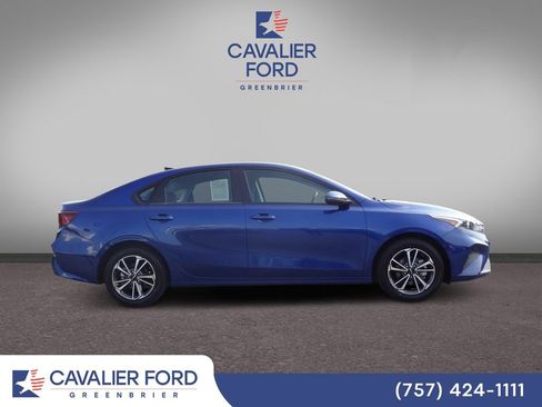 Used 2022 Kia Forte LXS w/ LXS Technology Package FWD image 2