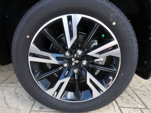 New 2024 Mitsubishi Eclipse Cross SE image 12