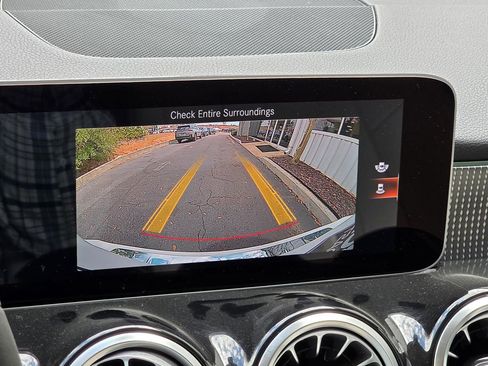 Used 2020 Mercedes-Benz GLB 250 image 13