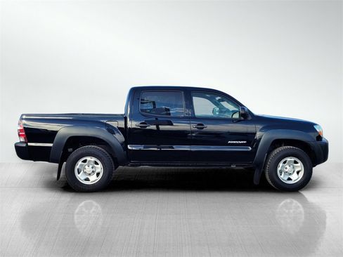 Used 2011 Toyota Tacoma PreRunner image 3