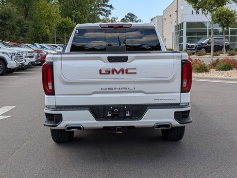 Used 2023 GMC Sierra 1500 Denali w/ Technology Package AWD/4WD image 4