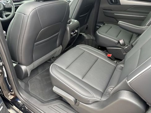 Used 2025 Buick Enclave Preferred image 20