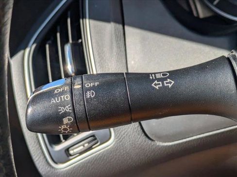 Used 2019 INFINITI Q50 Luxe image 9