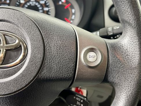 Used 2011 Toyota RAV4 4WD image 18