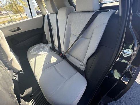 Used 2026 Toyota Corolla Cross L image 22