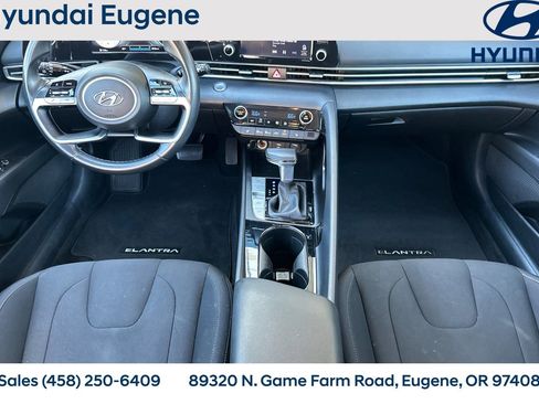 Used 2022 Hyundai Elantra SEL w/ Convenience Package FWD image 19