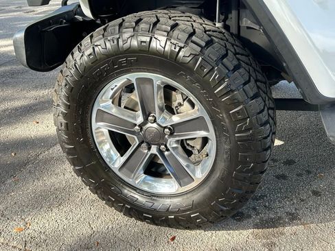 Certified 2021 Jeep Wrangler Unlimited Sahara w/ LED Lighting Group image 25