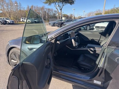 Used 2022 Tesla Model S image 13