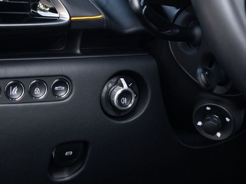 Used 2023 McLaren Artura RWD image 53