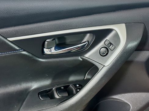 Used 2017 Nissan Altima 2.5 SR w/ Midnight Edition Package image 24