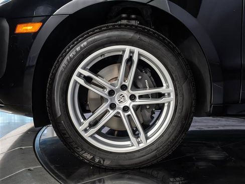 Certified 2026 Porsche Macan AWD/4WD image 14