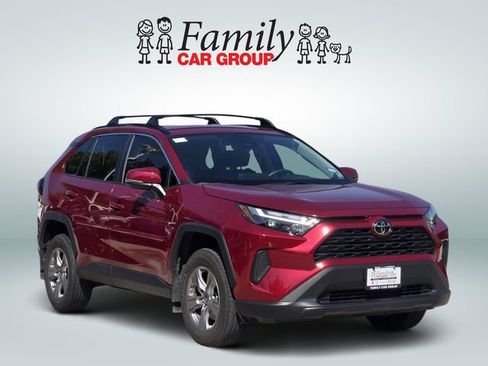 Used 2024 Toyota RAV4 XLE FWD image 2