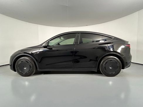 Used 2021 Tesla Model Y Long Range image 5