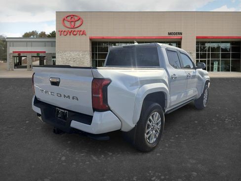 Certified 2025 Toyota Tacoma Limited AWD/4WD image 5