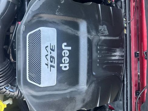 Used 2012 Jeep Wrangler Sahara image 10