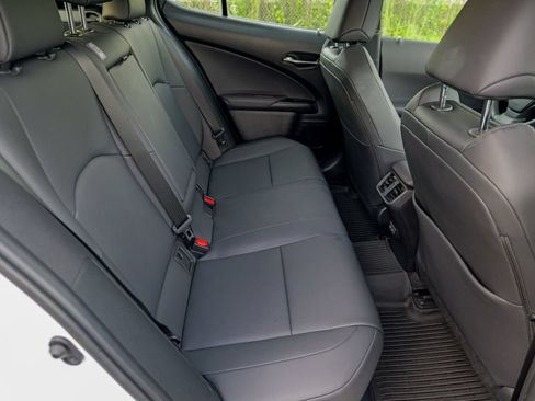 Used 2024 Lexus UX 250h F Sport AWD/4WD image 31
