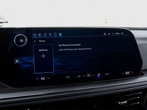 Used 2025 Chevrolet Suburban LS image 30