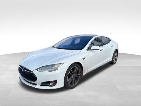 Used 2015 Tesla Model S 70D image 1
