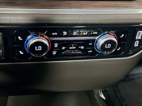 Used 2025 GMC Sierra 1500 SLT image 16