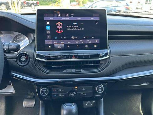 Used 2022 Jeep Compass Altitude w/ Sun and Sound Group image 5