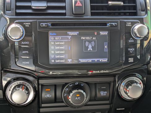 Used 2019 Toyota 4Runner TRD Off-Road Premium AWD/4WD image 21