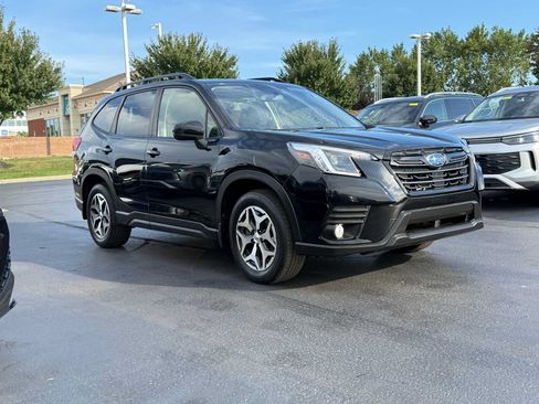 Certified 2023 Subaru Forester Premium AWD/4WD image 3