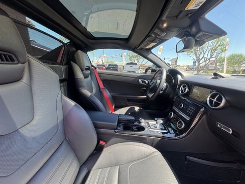 Used 2017 Mercedes-Benz SLC 300 image 38