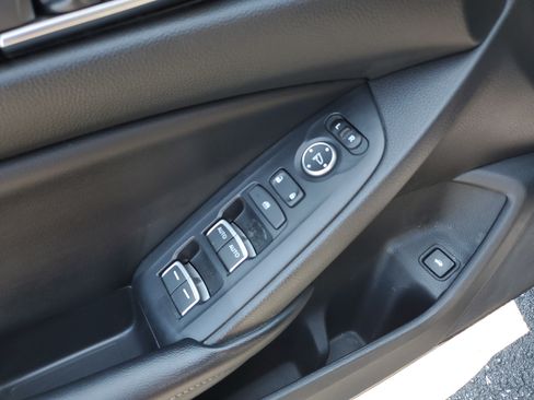 Used 2018 Honda Accord Sport image 18