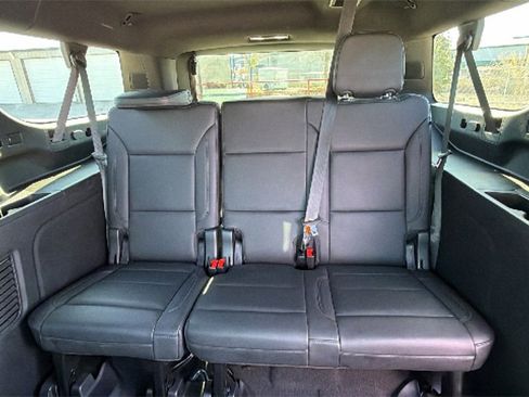 Used 2021 Chevrolet Suburban LT w/ LT Signature Package image 35