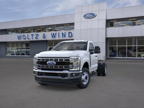 New 2026 Ford F350 XL w/ XL Chrome Package image 2