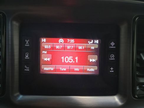 Used 2016 Dodge Challenger SXT image 22