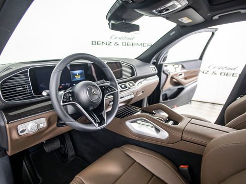 Used 2025 Mercedes-Benz GLS 450 4MATIC image 21
