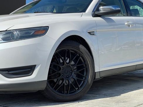 Used 2016 Ford Taurus Limited w/ Equipment Group 301A image 2