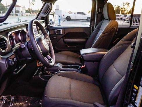 Used 2023 Jeep Gladiator Sport image 19