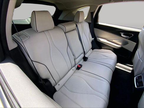 Used 2025 Acura RDX SH-AWD w/ Advance Package image 19