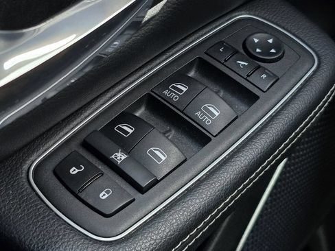Used 2022 RAM 1500 Laramie w/ Sport Appearance Package AWD/4WD image 28