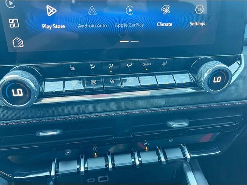 Used 2023 Chevrolet Colorado Z71 w/ Z71 Convenience Package 2 image 15