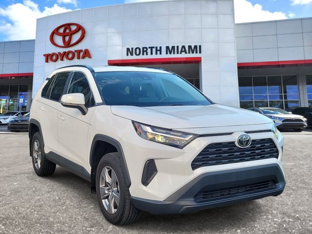 Used 2024 Toyota RAV4 XLE FWD image 1